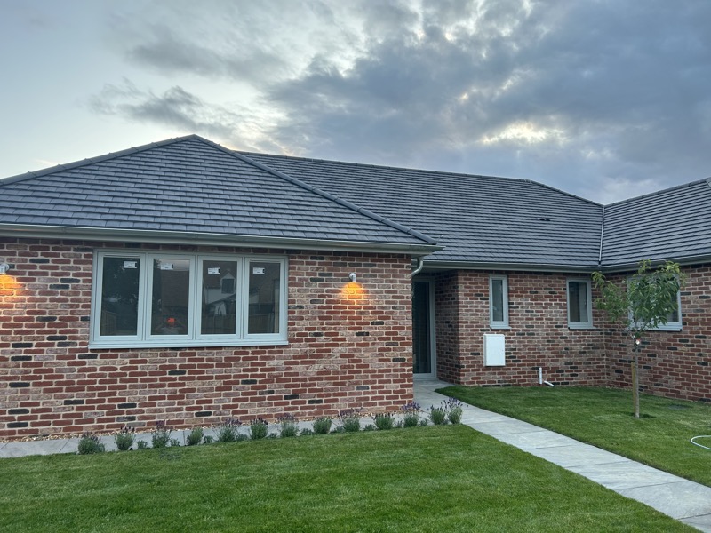 24-01-24-bungalow roof.jpg